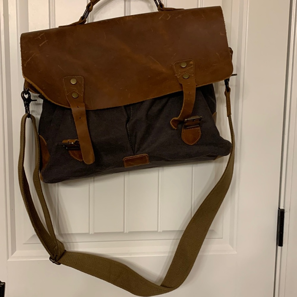 Leather Briefcase (WOWBOX)